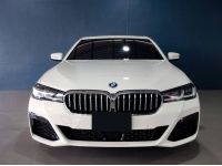 BMW 530e M SPORT สีขาว Alpine White Model year 2022 รูปที่ 15